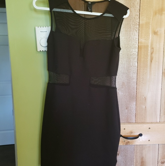 H&M Dresses & Skirts - ⭐Little Black dress⭐